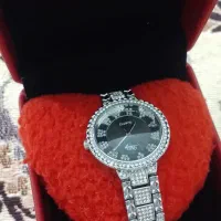 ساعت نگین دار