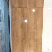 کمد دیواری و میز و صندلی