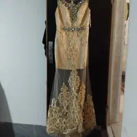 لباس مجلسی|لباس|قم, دروازه چوبی|دیوار