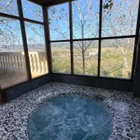 کلبه-فروشی-جکوزی-دار-دو-خواب