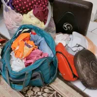 چند تا گونی لباس دخترانه