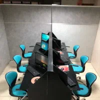 مدرس کامپیوتر و رباتیک