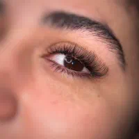 نیازمند مدل برای اکستنشن مژه و لیفت ابرو و مژه