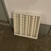 چراغ های سقفی ۶۰*۶۰ و ۲ عدد شوفاژ ایران رادیاتور