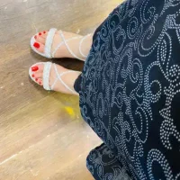 مدل خانم برای عکاسی صندل