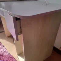 میز تحریر|میز تحریر و کامپیوتر|اندیشه, اندیشه فاز ۳|دیوار