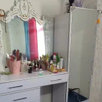 میز آرایش و کمدی