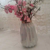گلدان و گل مصنوعی شکوفه