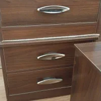 سرویس خواب تخت ۱۸۰ پا تختی دراور و آینه و کشو