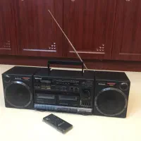 یک عدد رادیو ضبط ناسیونال National Rx-ct950 قدیمی