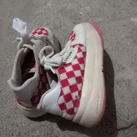 کتونی|کیف، کفش، کمربند|خلخال, |دیوار