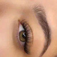 ارائه خدمات کاشت و اموزش مژه