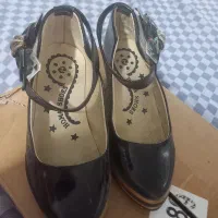 کفش دخترانه در حد نو