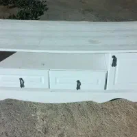 میز تلویزیون سفید