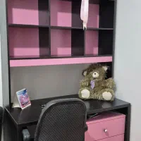 کتابخانه و میزتحریر