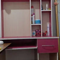 میز تحریر به همراه قفسه