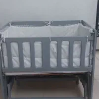 تخت گهواره ایی کنارمادر
