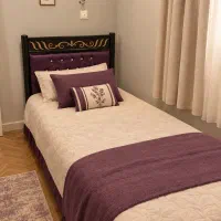 فروش تخت یک‌نفره دست دوم با تاج مخملی شیک