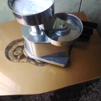 همبرگرزن نیمه اتوماتیک ‌،نیمه صنعتی