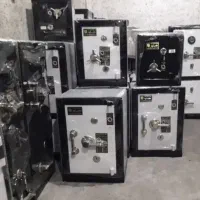 گاوصندوق سفید مشکی درب گنجینه دار