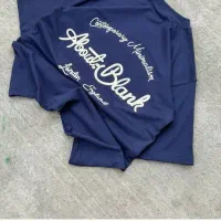 کار در تولیدی تیشرت مردانه