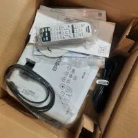 Epson EB-E01 استثنایی
