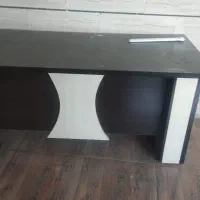 میز اداری کاملا نو