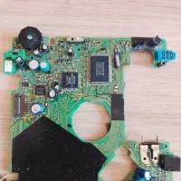 دو برد الکترونیک حاوی چند میکروکنترلر