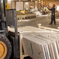 استخدام نیرو برای سنگبری