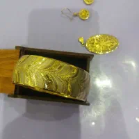 طلا و جواهرات