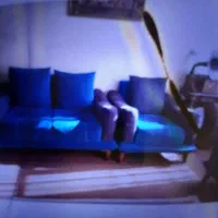 مبل آبی رنگ