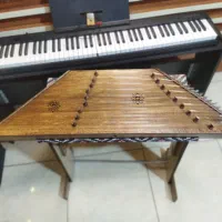 سنتور مُهر شیدا در فروشگاه دنیای هنر لاهیجان