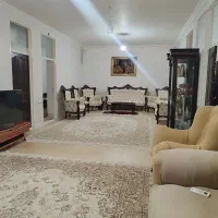 فروش-خانه-دوطبقه-در-حیاط