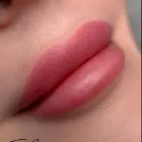 مدل برای شیدینگ لب