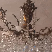لوستر برنجی|لوستر و چراغ آویز|قدس, شهر‌قدس|دیوار