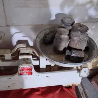 ترازو قدیمی مرغی