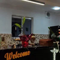 کار در کافه