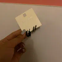 تعدادی انگشتر و گوشوار
