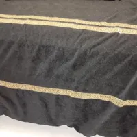 روتختی مخمل مشکی تمیز در حد نو