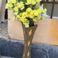 گل و گلدان