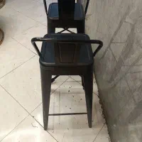 صندلی آهنی|صندلی و نیمکت|پیشوا, |دیوار