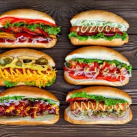 پخش ساندویچ فلافل به مناسبت نیمه شعبان