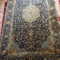 فرش دست بافت قدمت ۷۰سال به بالا
