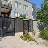 ۱۱۰ متر ویلایی  مشاهیر  تاپ لوکیشن