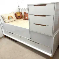 تخت کودک و نوجوان به همراه رگال لباس