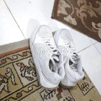 دو عدد کفش سایز ۴۰