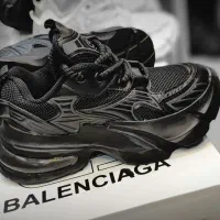 کفش و کتونی بالنسیاگا