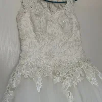 لباس عروس|لباس|ری, سرتخت|دیوار