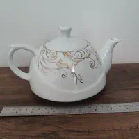 قوری چینی کاملا نو