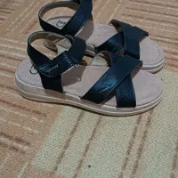 صندل نو به علت بزرگ بودن سایز|کیف، کفش، کمربند|فومن, |دیوار